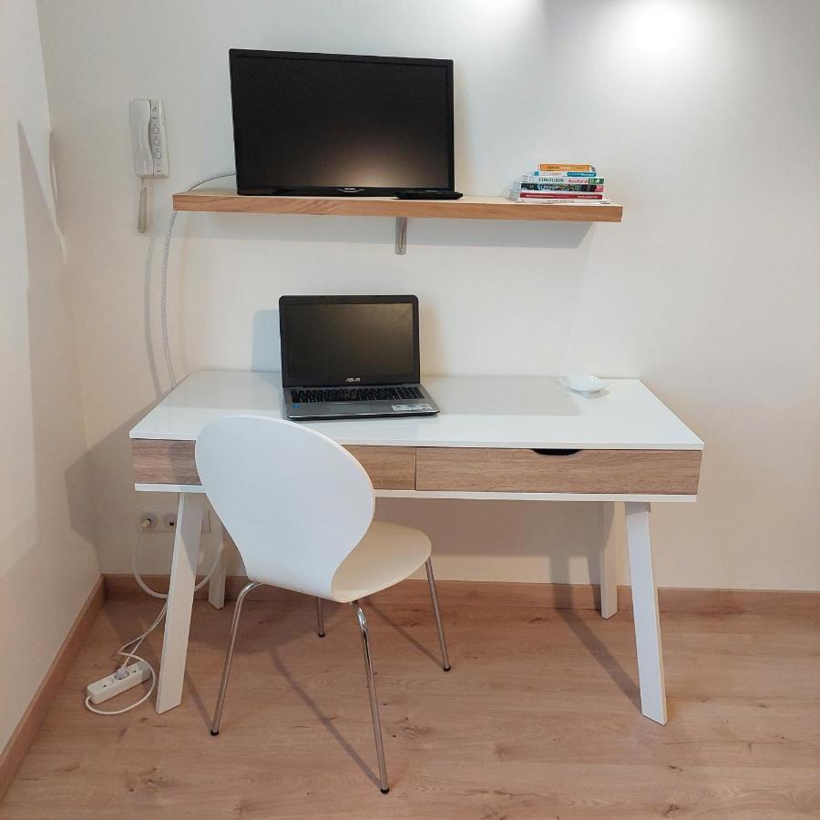 Appart Face Au Mail Limoges Luaran gambar